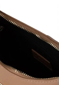 FAINA SCHULTERTASCHE TYLIN - Handtasche - Hellkamel -Faina Verkauf 1bd3ecb76e224056abfad5d00b30b7b3