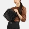Faina EMBELL - Kosmetiktasche - Schwarz -Faina Verkauf 4543378c4df74628b7bc86c71adc8e70