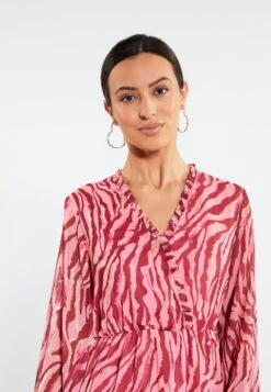 Faina Freizeitkleid - Pink 11 Faina Freizeitkleid - Pink -Faina Verkauf 48e3a160492e4fef96293a34184f88c8