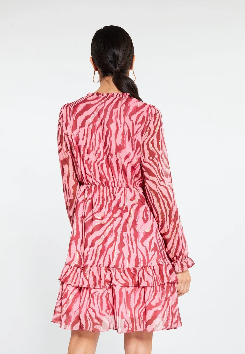 Faina Freizeitkleid - Pink 5 Faina Freizeitkleid - Pink - Image 3