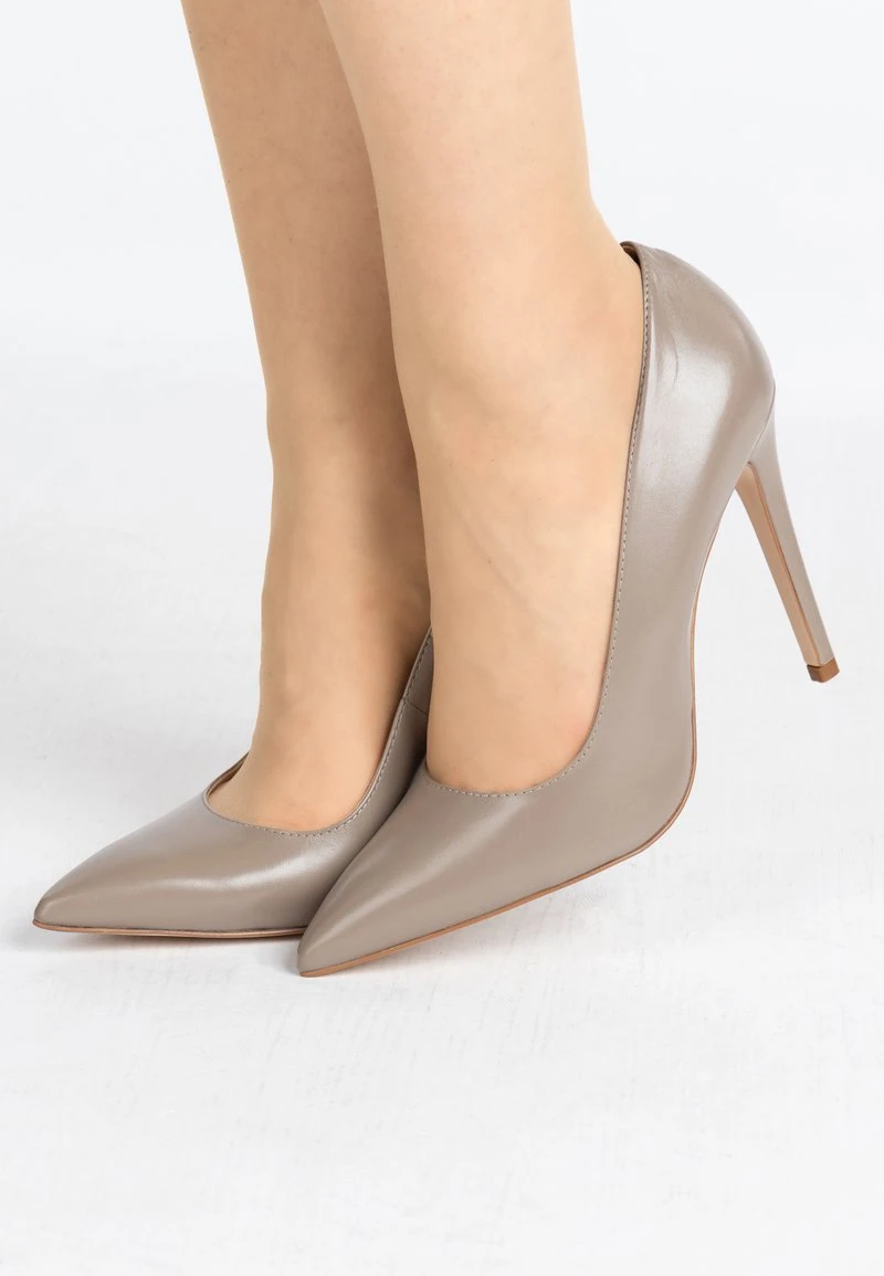 Faina Pumps - Beige 8 Faina Pumps - Beige - Image 6