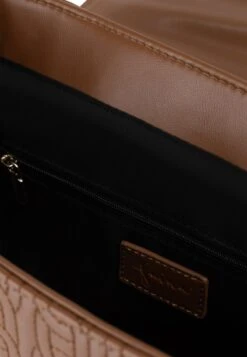 FAINA RUCKSACK SOOKIE - Tagesrucksack - Kamel 11 FAINA RUCKSACK SOOKIE - Tagesrucksack - Kamel -Faina Verkauf 7b75fd4a27b14ad0b84a69aa2a80de53