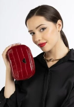 Faina MIOKI - Kosmetiktasche - Dunkelrot -Faina Verkauf 8e8f2d3c745b4da0b147a97e3f73fffc 1