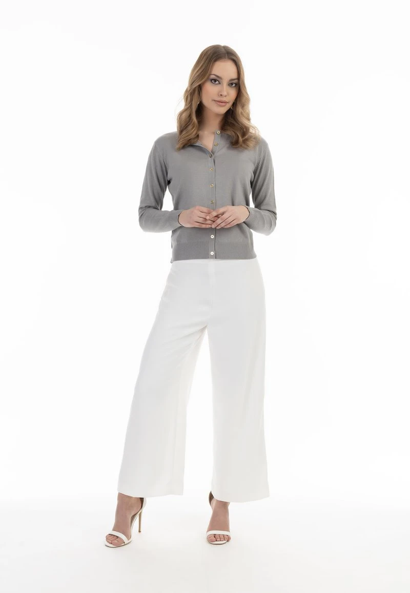 Faina Strickjacke - Grau 4 Faina Strickjacke - Grau - Image 2