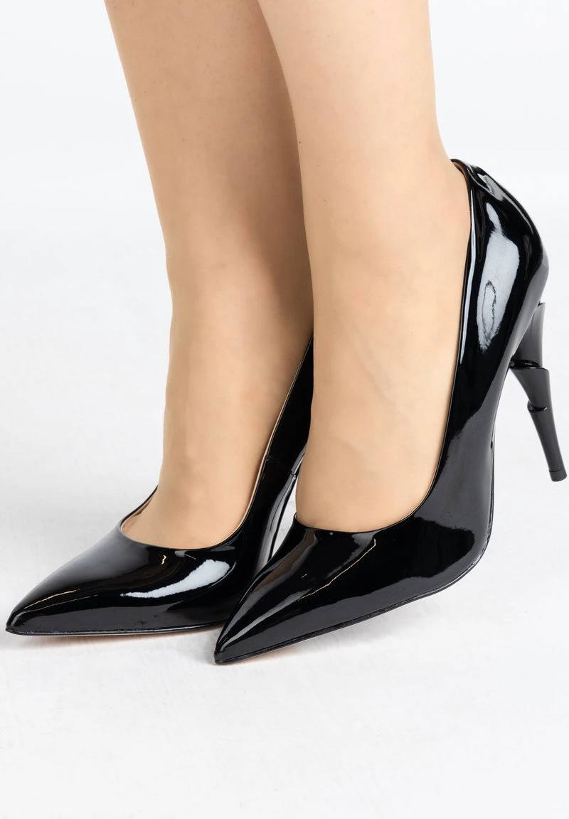 Faina Pumps - Schwarzer Lack 8 Faina Pumps - Schwarzer Lack - Image 6