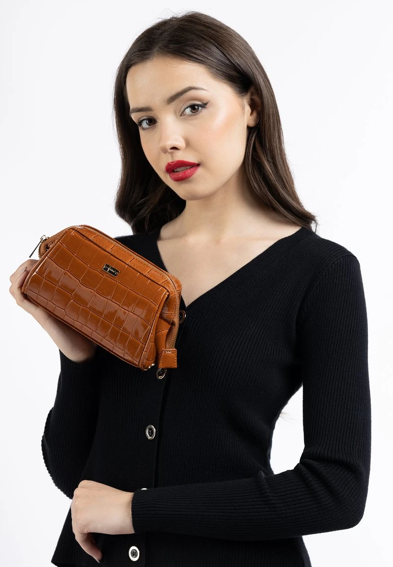 Faina Kosmetiktasche - Kamel 8 Faina Kosmetiktasche - Kamel - Image 6